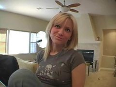 FreeKiloPorn presents: Cute girl in jeans sings for the camera