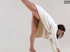 FreeKiloPorn presents: Sexy naked gymnast kim nadara