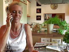 FreeKiloPorn presents: Blonde milf fickt mit dem elektriker