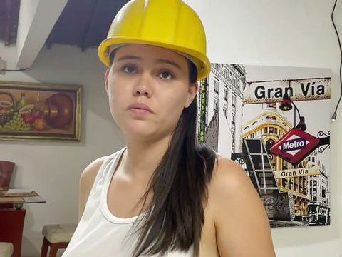 FreeKiloPorn presents: A sexy builder comes to my house to make some arrangements and ends up heating me up until she fucks me and makes me cum in it
