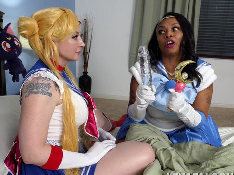 FreeKiloPorn presents: Leya falcon moans while being fingered by hot porsha carrera
