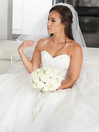 FreeKiloPorn presents: Bootylicious bride Kelsi Monroe screws a handsome officiant on her wedding day